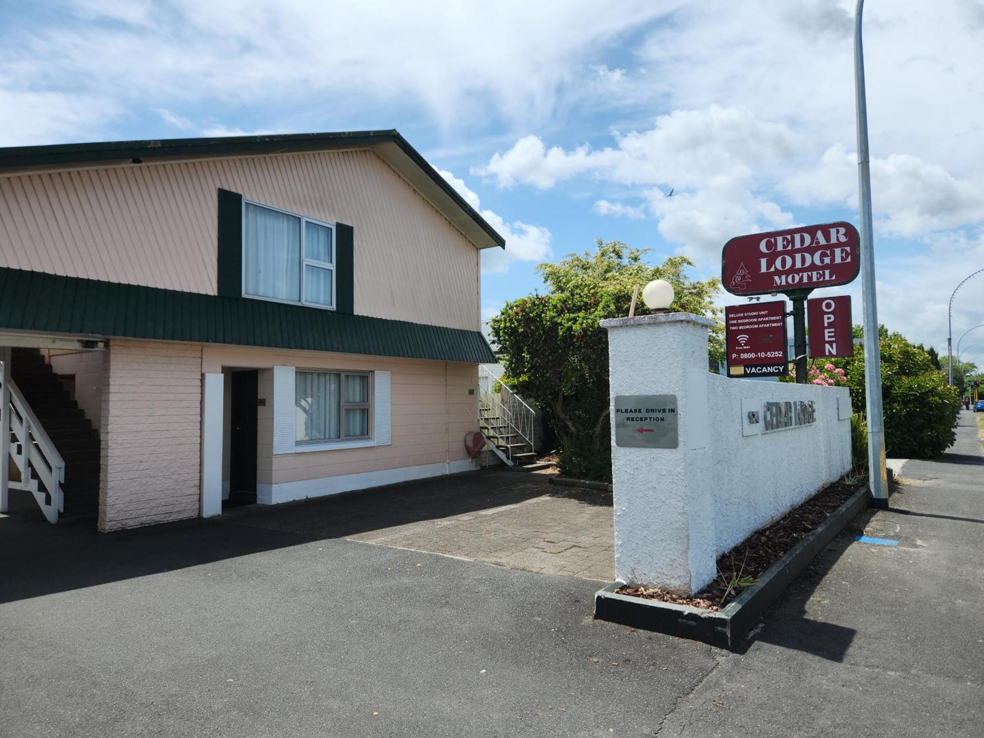 Cedar Lodge Motel Hamilton Exterior photo